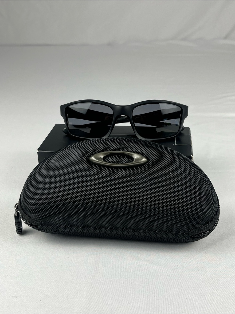 Oakley Chainlink OO9247 Matte Black Grey Polarized Sunglasses 57-17-138